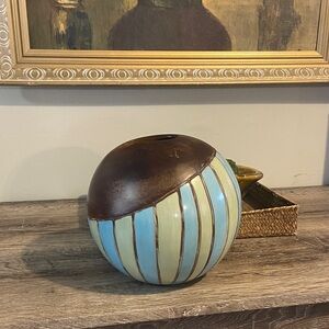 Handmade Chulucanas Artisan Pottery Vase from Peru by Jacinto Chiroque 8”